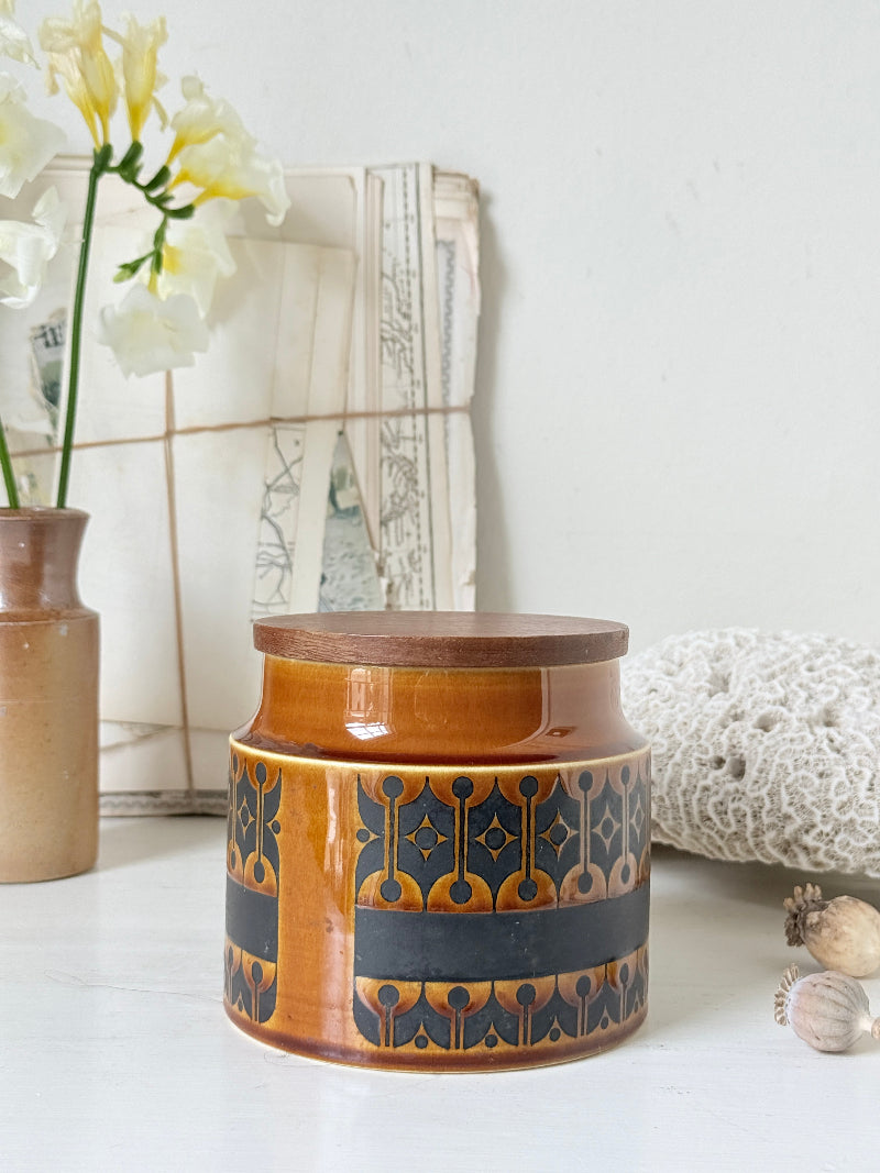 Vintage Hornsea Pottery Heirloom sugar canister in brown glaze with embossed pattern, wooden lid and 1970s kitchen style