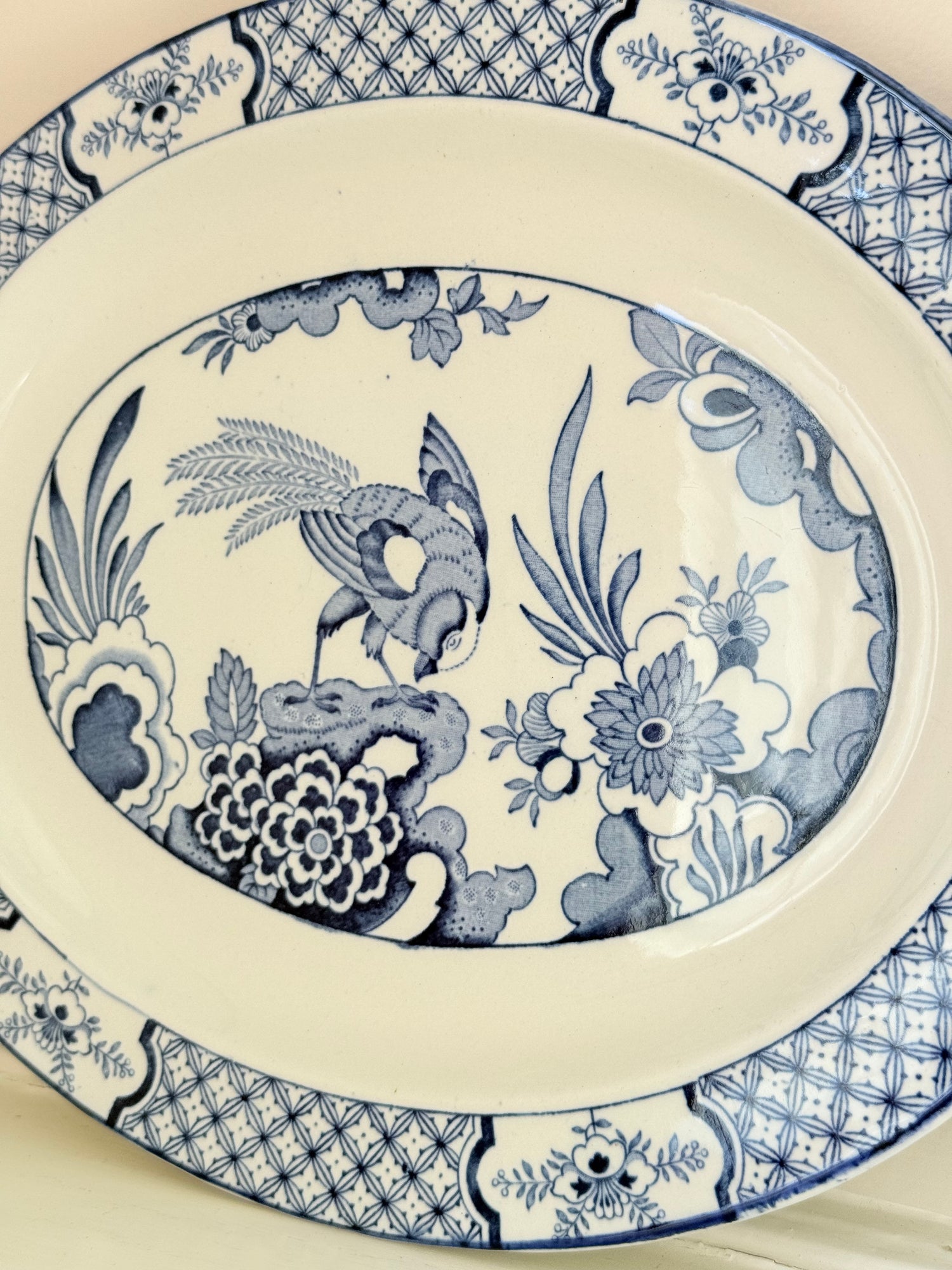 Dinnerware and serveware