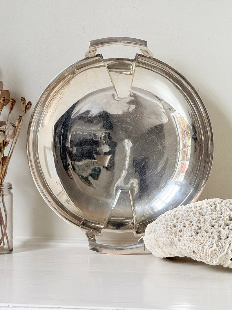 Art Deco silver plate serving dish with stepped handles on a white surface, Goldsmiths and Silversmiths Company Regent Plate