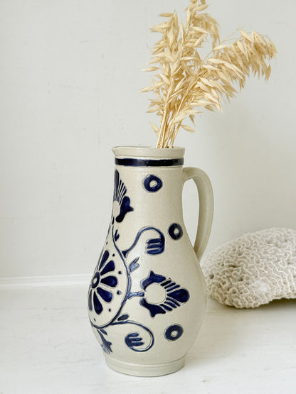 Williamsburg Pottery salt glaze stoneware jug with cobalt blue scratch decoration, handle and original certificate