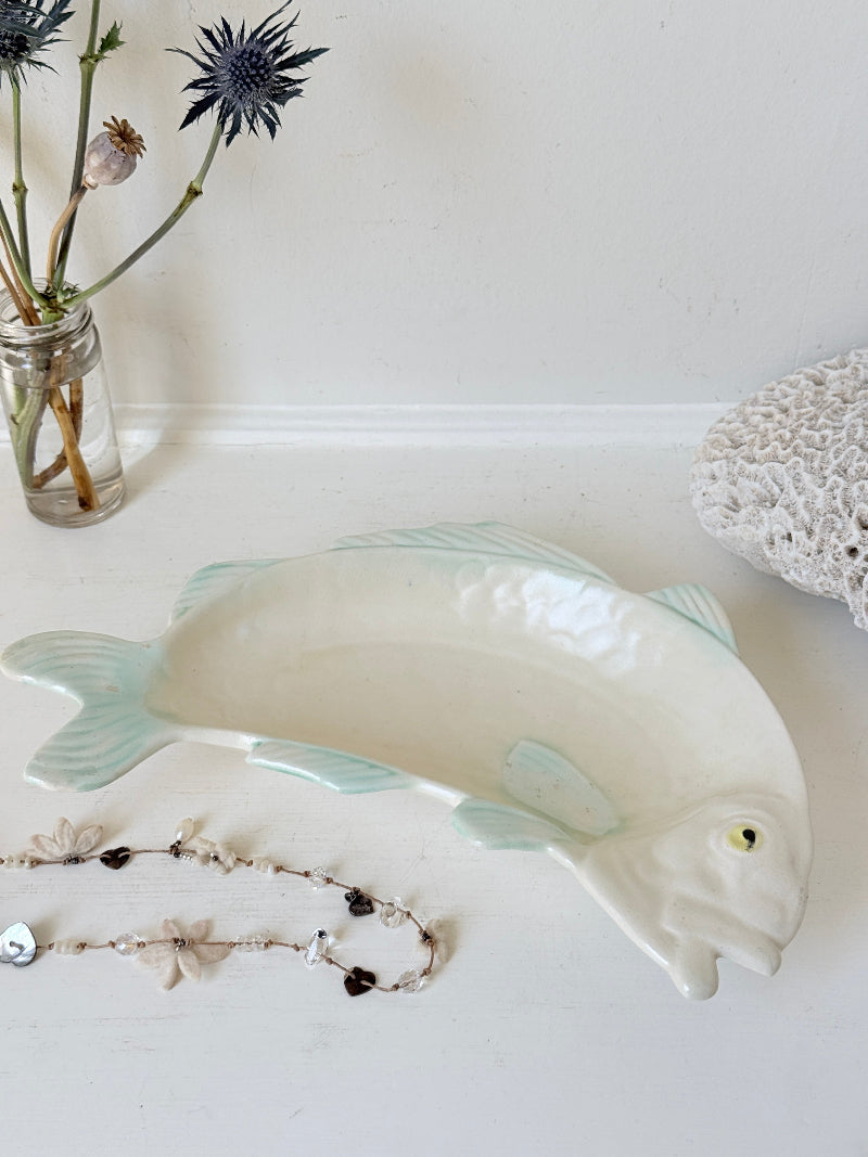 Vintage Shorter and Son fish serving dish in cream with pale green detail, photographed on a white surface