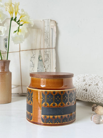 Vintage Hornsea Pottery Heirloom sugar canister in brown glaze with embossed pattern, wooden lid and 1970s kitchen style